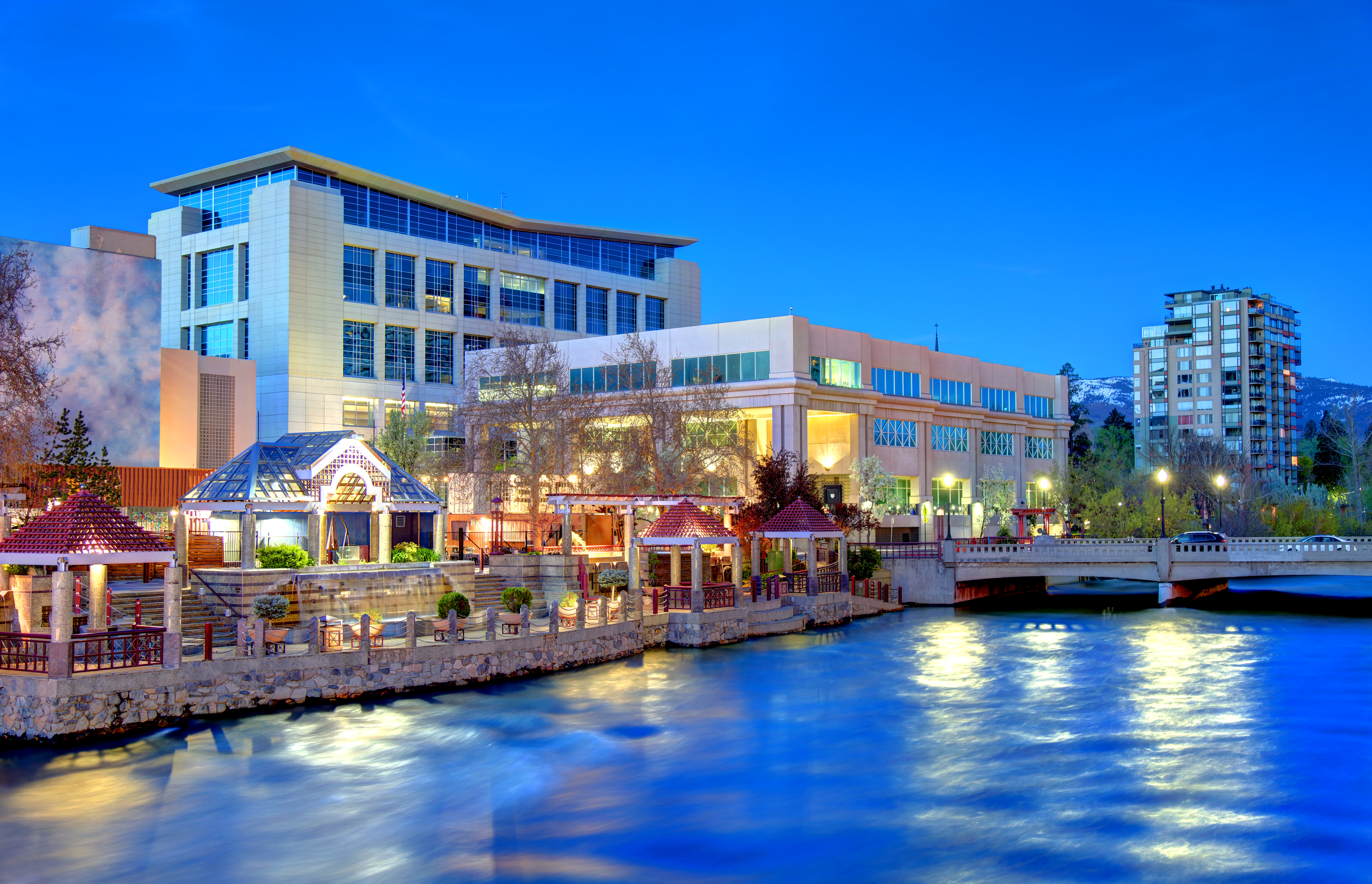 Commercial building and plaza on riverfront